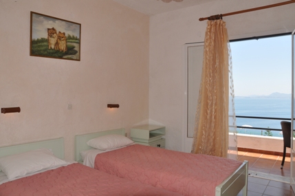 APTS YANNIS SERVOS BARBATI 