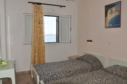 APTS YANNIS SERVOS BARBATI 