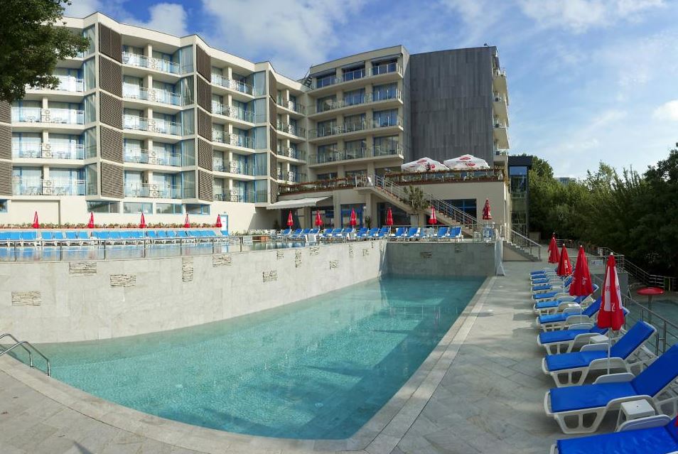Slavey Hotel 