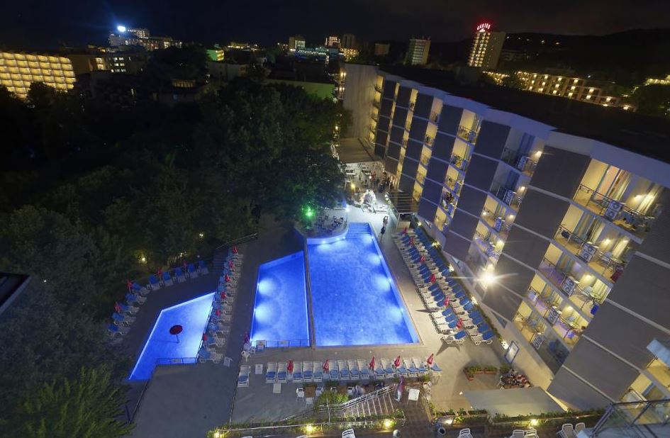 Slavey Hotel 