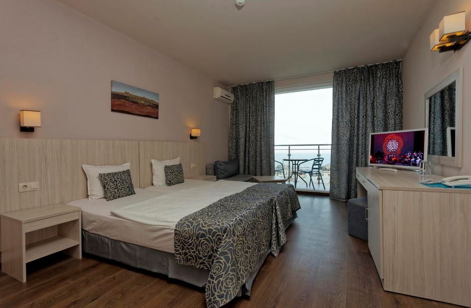 Slavey Hotel 