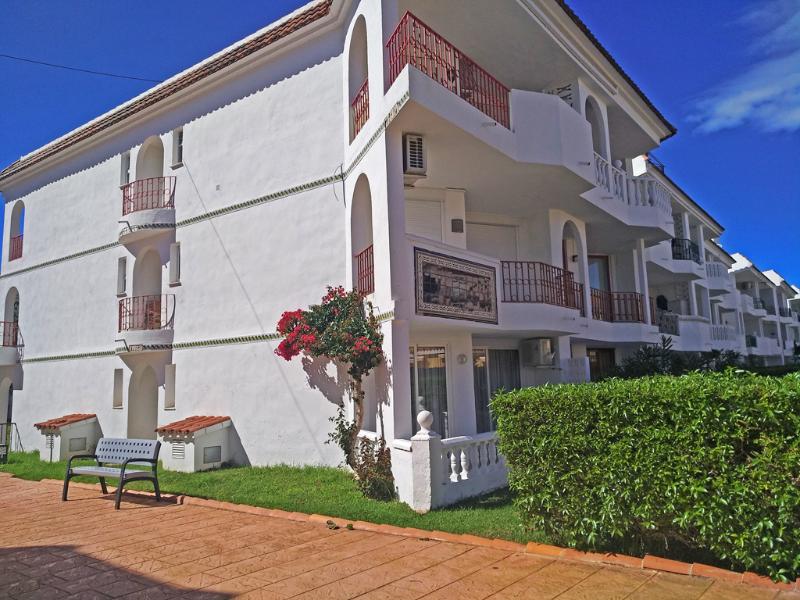 Apartamentos Habitat - Playa Romana 3000 