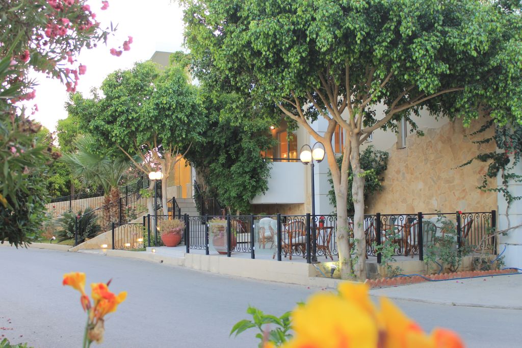 Varvaras Diamond Hotel 