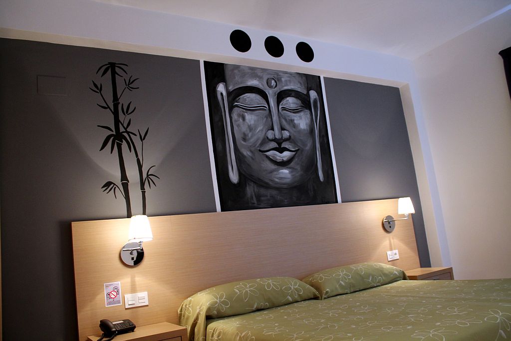 GOLDEN HOTEL