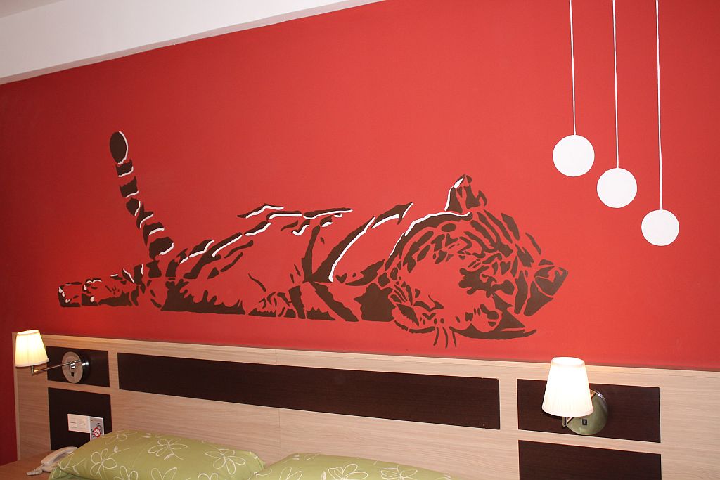 GOLDEN HOTEL