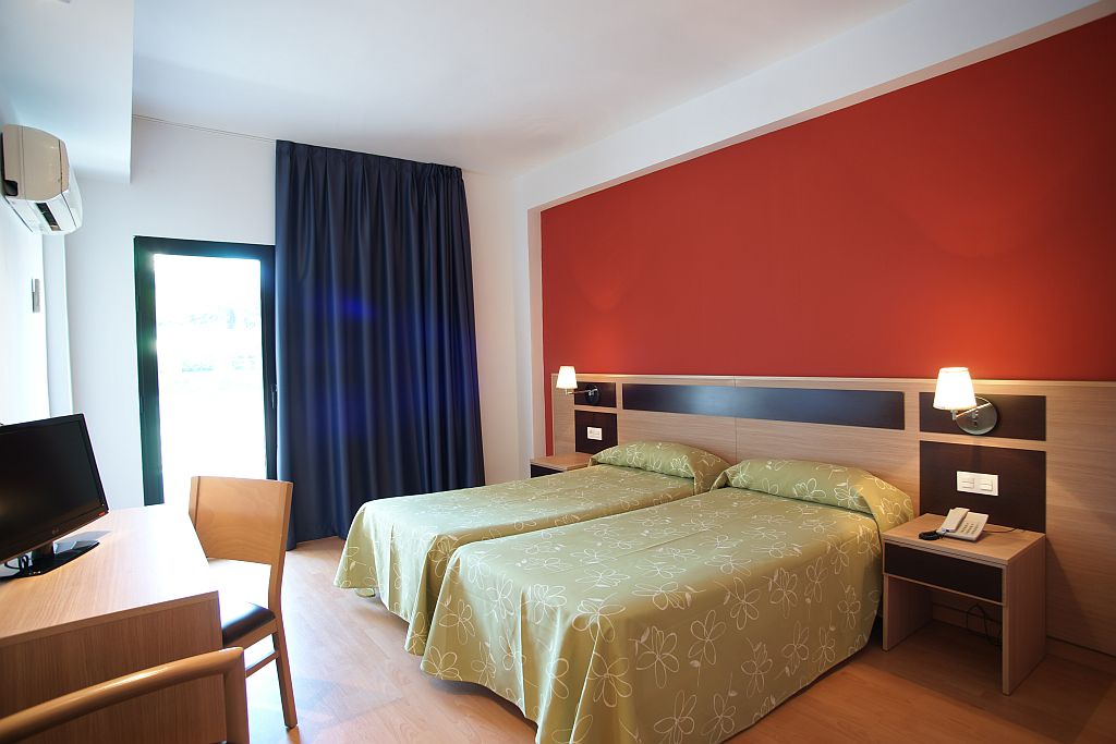 GOLDEN HOTEL