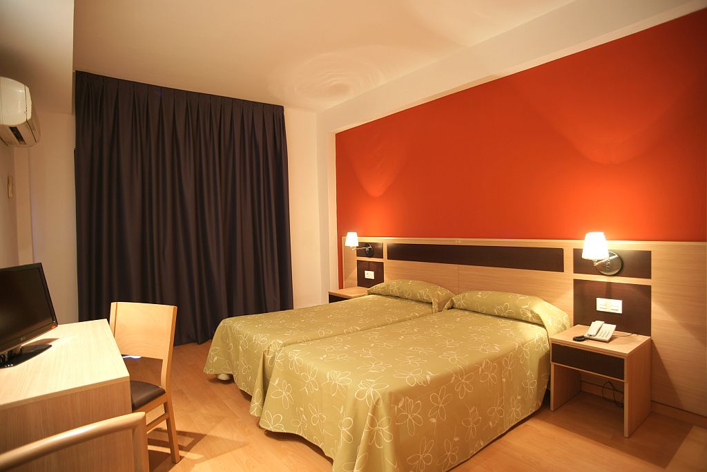 GOLDEN HOTEL