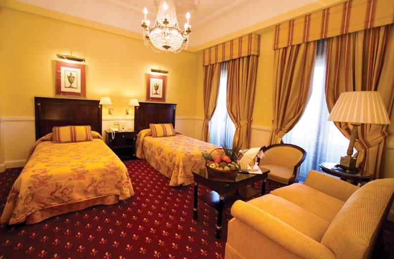 HOTEL EMPERADOR
