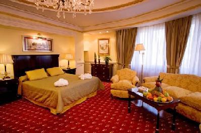 HOTEL EMPERADOR