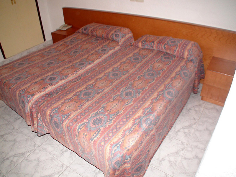 King Breaks King Breaks