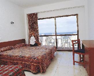 King Breaks King Breaks