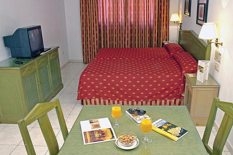 Hotel M.A. Luna Arabial