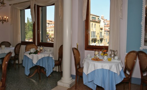 HOTEL ARLECCHINO