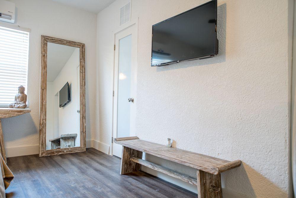 Treehouse Studio Hotel 
