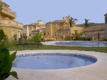 APTS. GOLF BEACH VISTA REAL