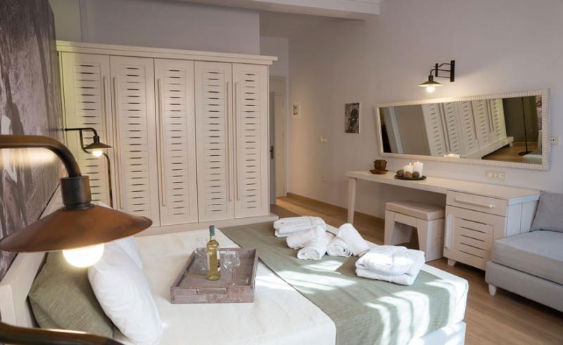 Elia Ntaliani Suites 10 *