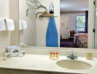 Days Inn By Wyndham Daytona Beach Downtown 