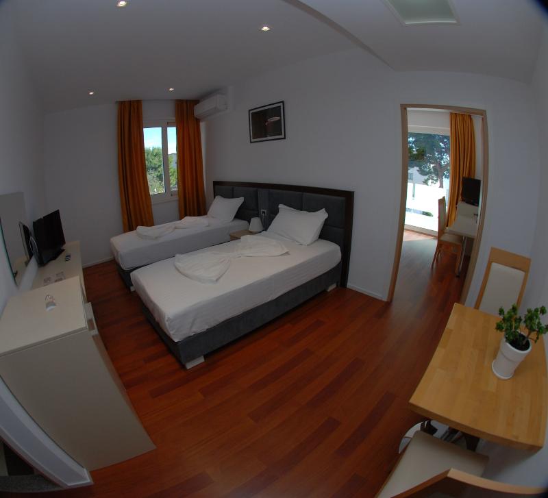 Summer Suite Hotel 