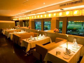 Le View Seasons Suites