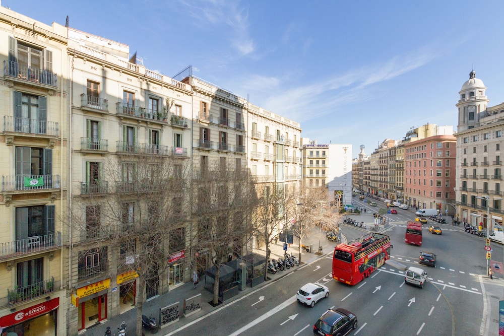 Fisa Rentals Ramblas Apartments 