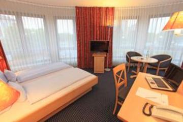 Hotel Near By