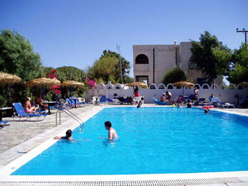 Santa Irini Hotel 