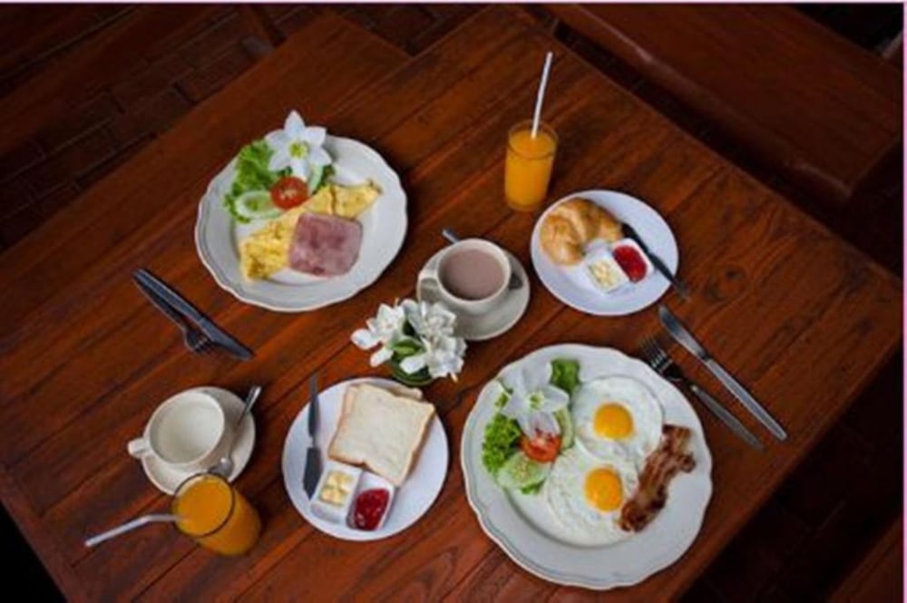 Rux Thai Guest House & Hotel 