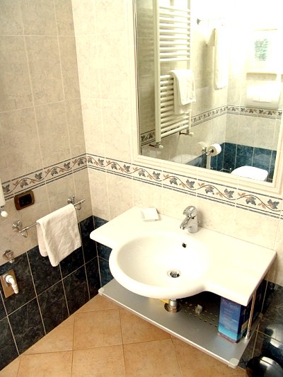 Crosti Hotel & Residence