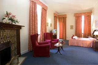 HOTEL REINA CRISTINA