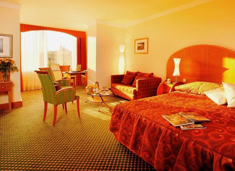 HOTEL PRESIDENT