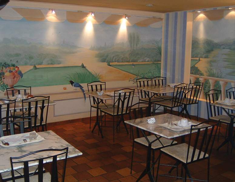 HOTEL JARDINS DE PARIS MONTMARTRE
