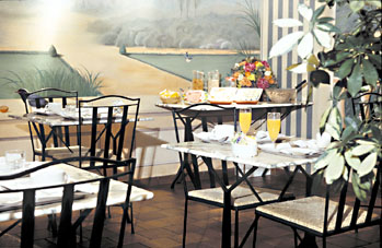 HOTEL JARDINS DE PARIS MONTMARTRE