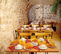 HOTEL COMFORT HOTEL SAINT PIERRE