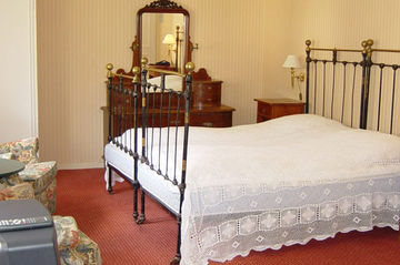 Lindstrom Hotel