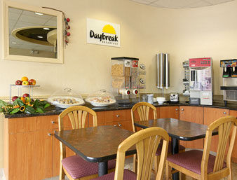 Days Inn By Wyndham Hartford/Closest Downtown 