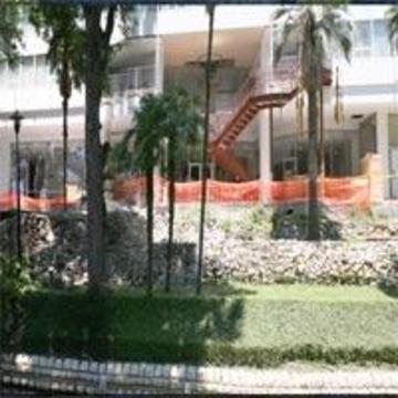 El Tropicano Riverwalk 