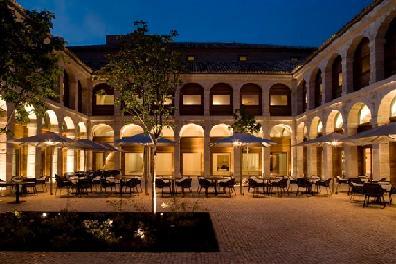 Parador De Alcala De Henares