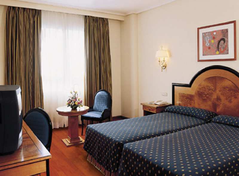 HOTEL NH ARANZAZU