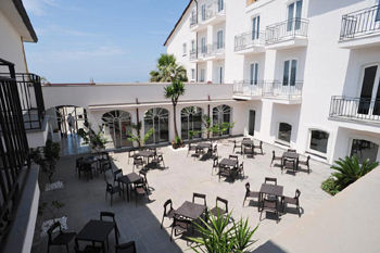 Hotel Kaos
