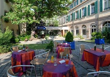 Hotel All Seasons