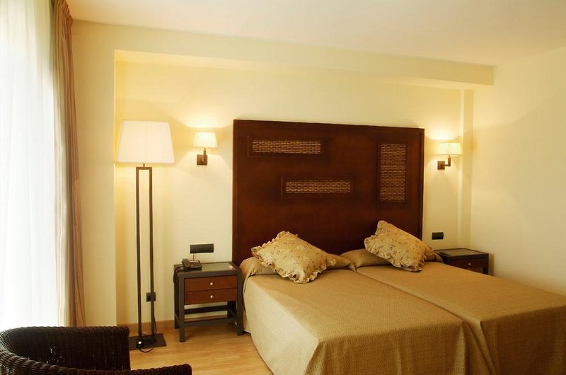 HOTEL F&G LOGROÑO