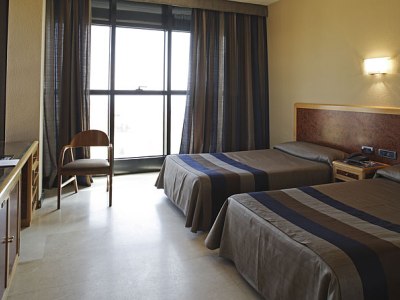 HOTEL CORTES DE LEON