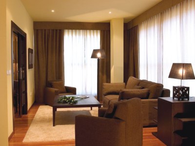 HOTEL CORTES DE LEON