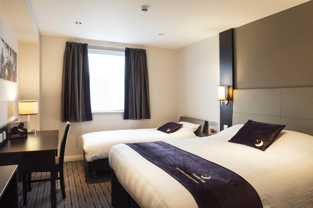 Premier Inn Manchester City Centre (Portland Street) 