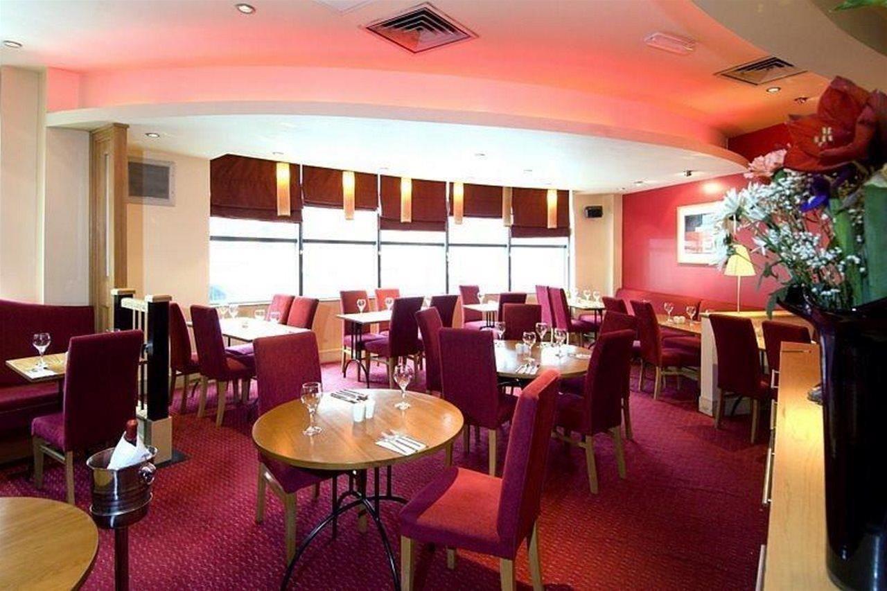 Premier Inn Manchester City Centre (Portland Street) 