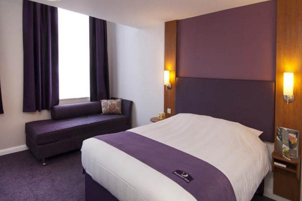 Premier Inn Woking 