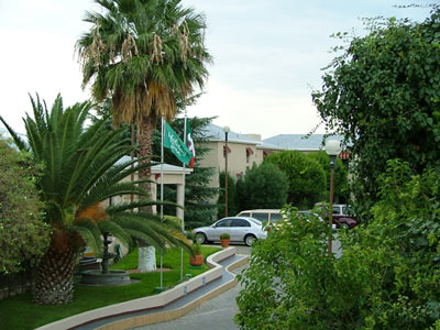 Holiday Inn AND Suites