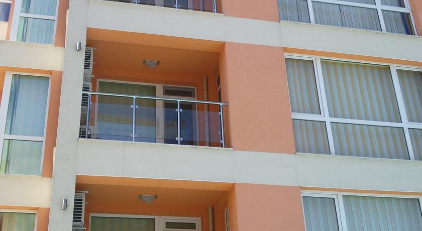 Darius Apartments