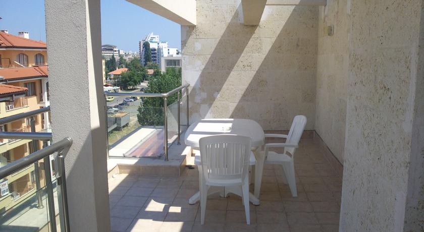 Darius Apartments