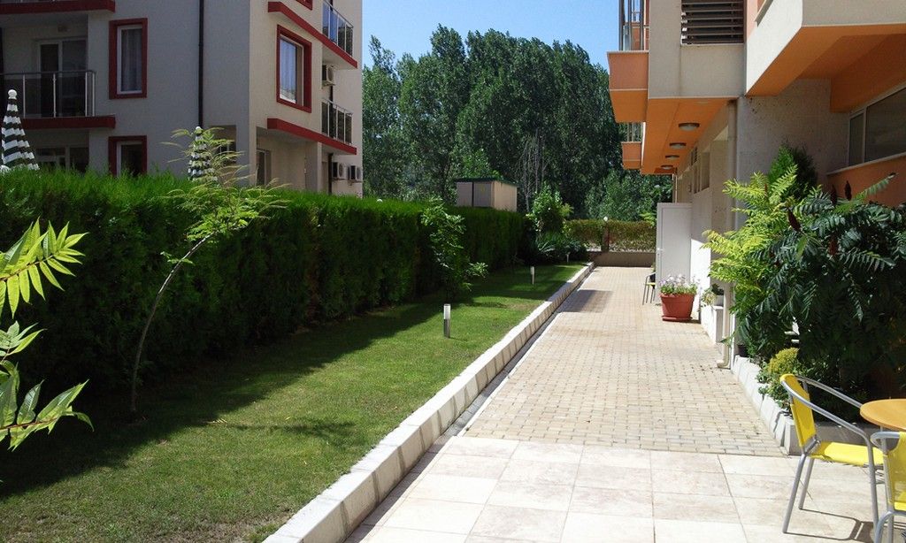 Darius Apartments